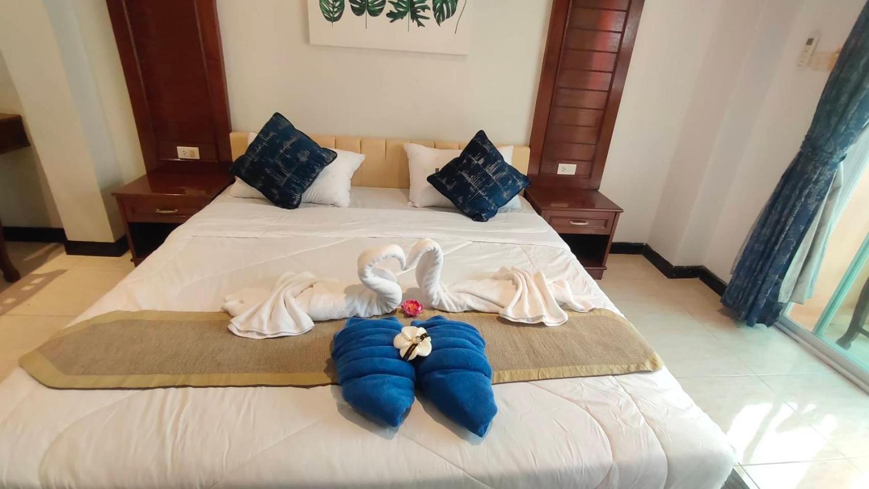 Phadee Apartment Karon エクステリア 写真